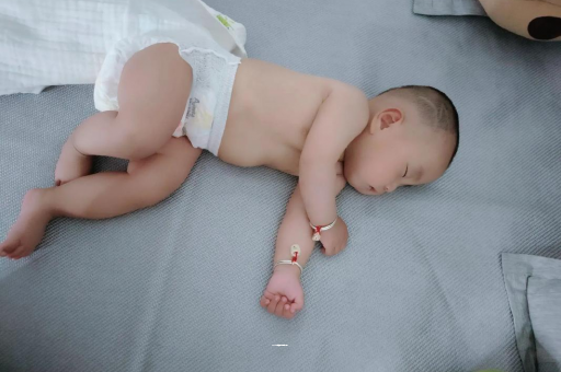 供卵试管代怀生子费用几个月宝宝会抬头